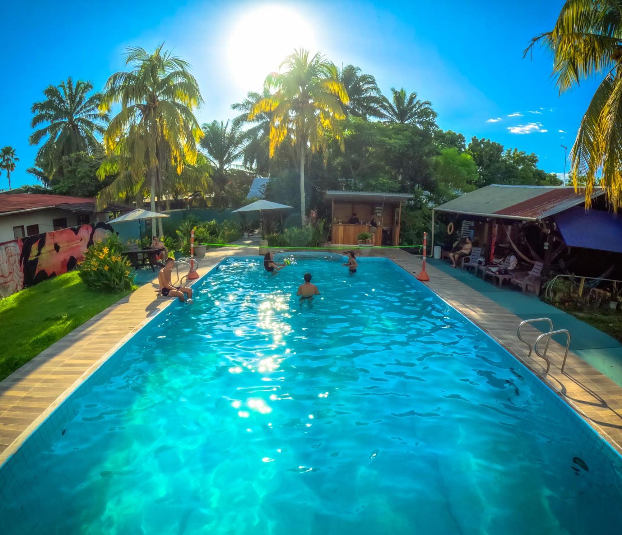 Hostel Casa De Las Palmas Tours Leticia Eksteriør bilde