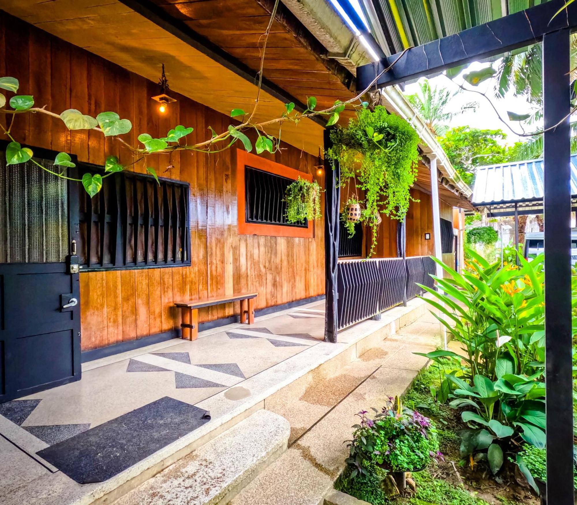 Hostel Casa De Las Palmas Tours Leticia Eksteriør bilde