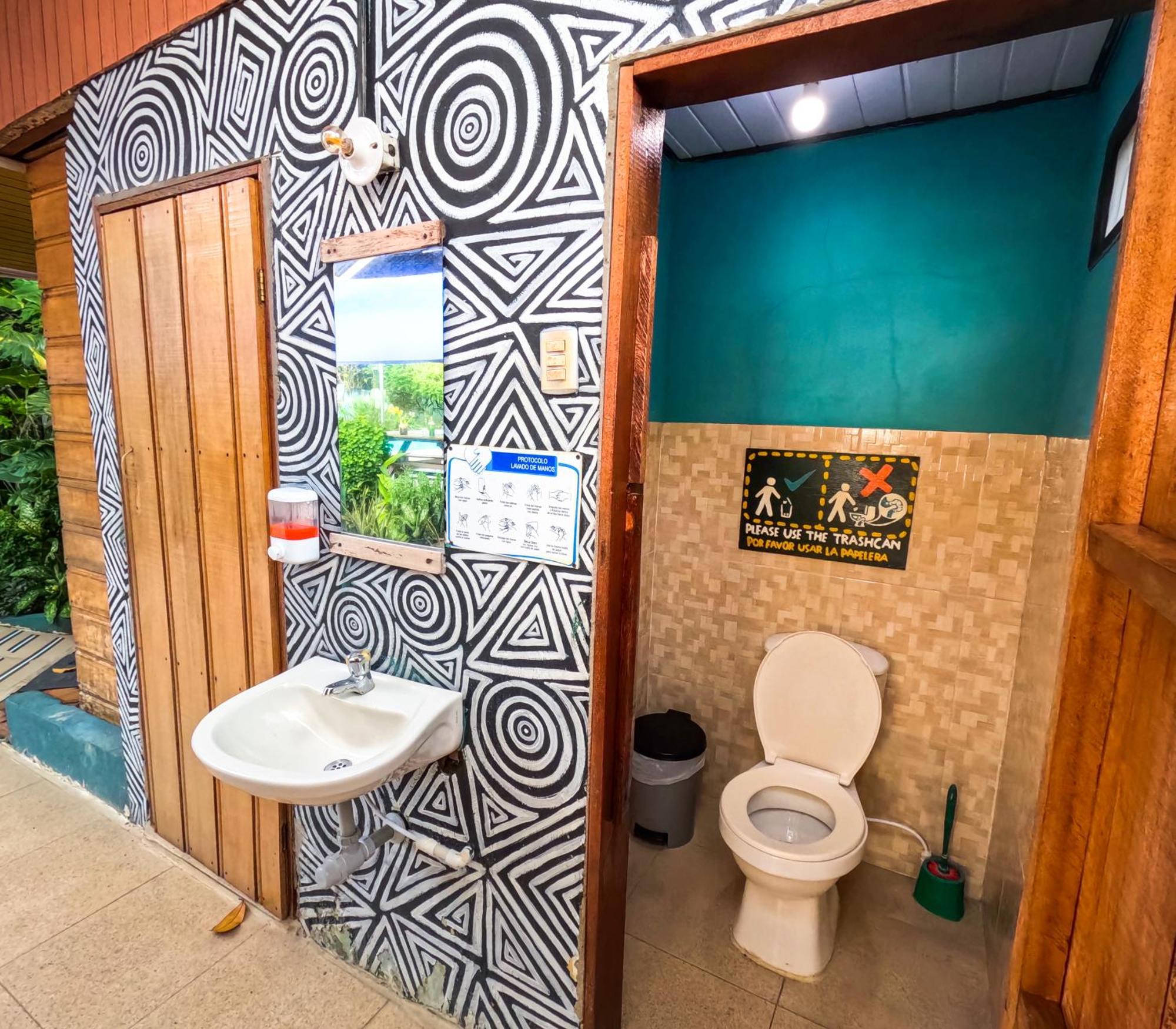 Hostel Casa De Las Palmas Tours Leticia Eksteriør bilde