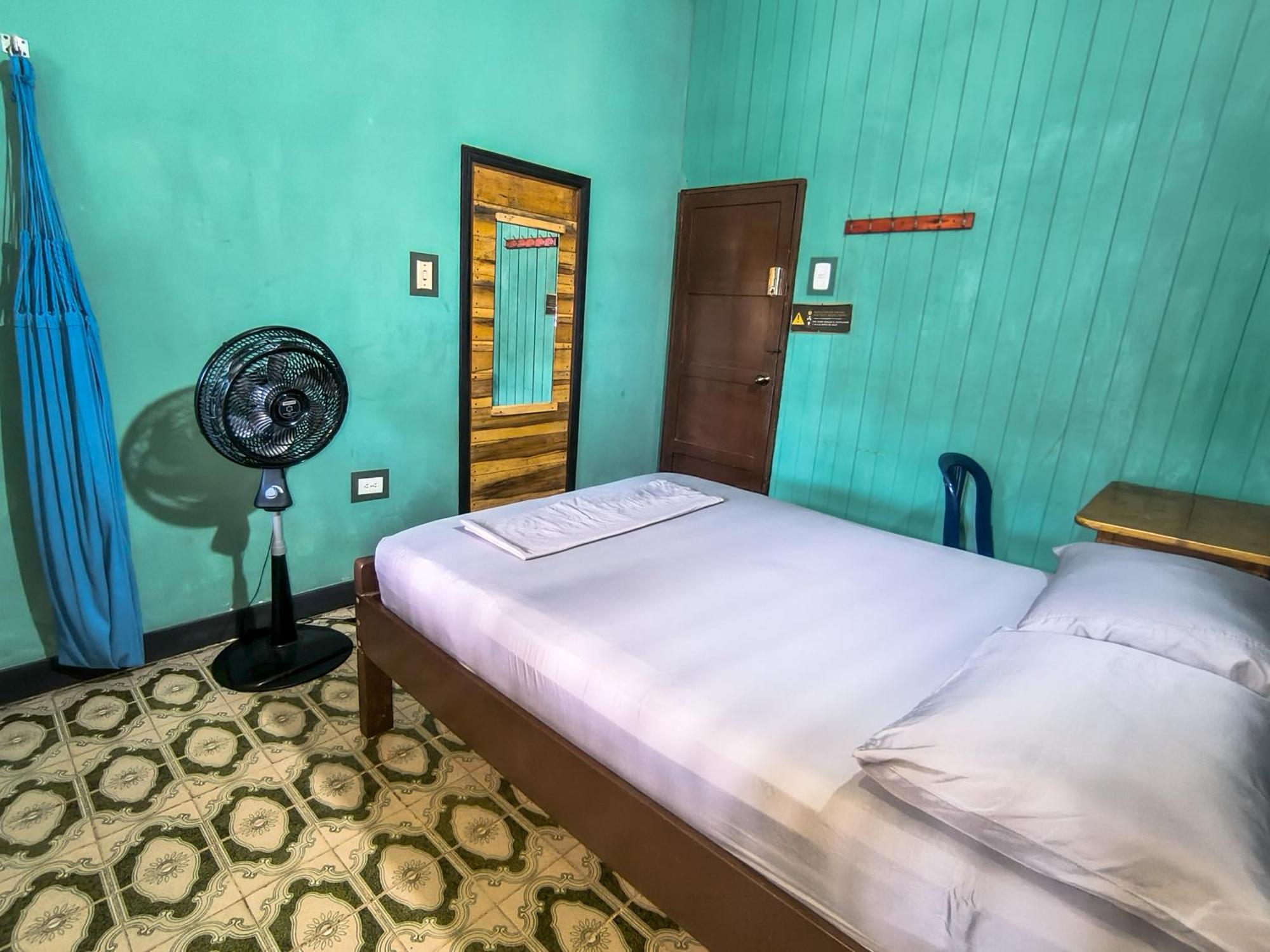 Hostel Casa De Las Palmas Tours Leticia Eksteriør bilde