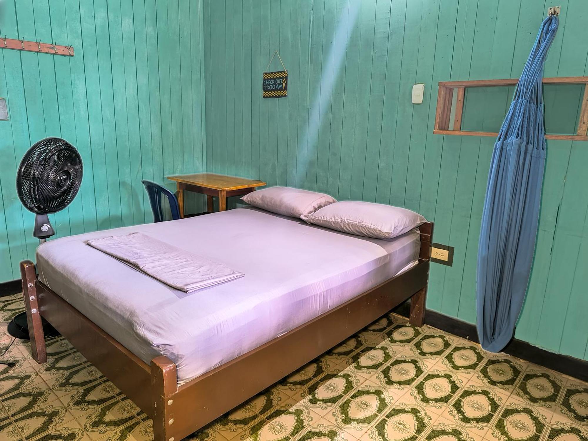 Hostel Casa De Las Palmas Tours Leticia Eksteriør bilde