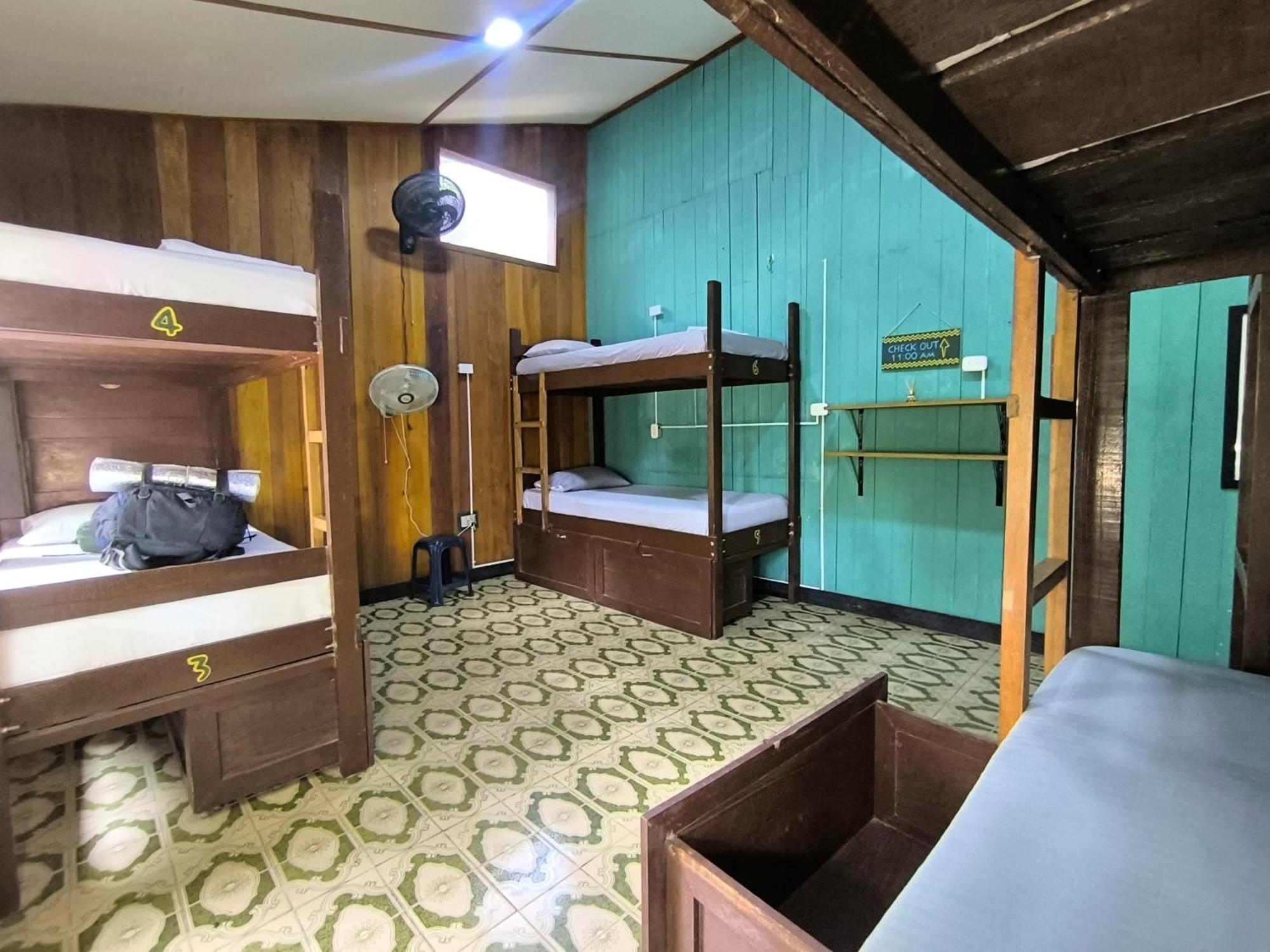 Hostel Casa De Las Palmas Tours Leticia Eksteriør bilde