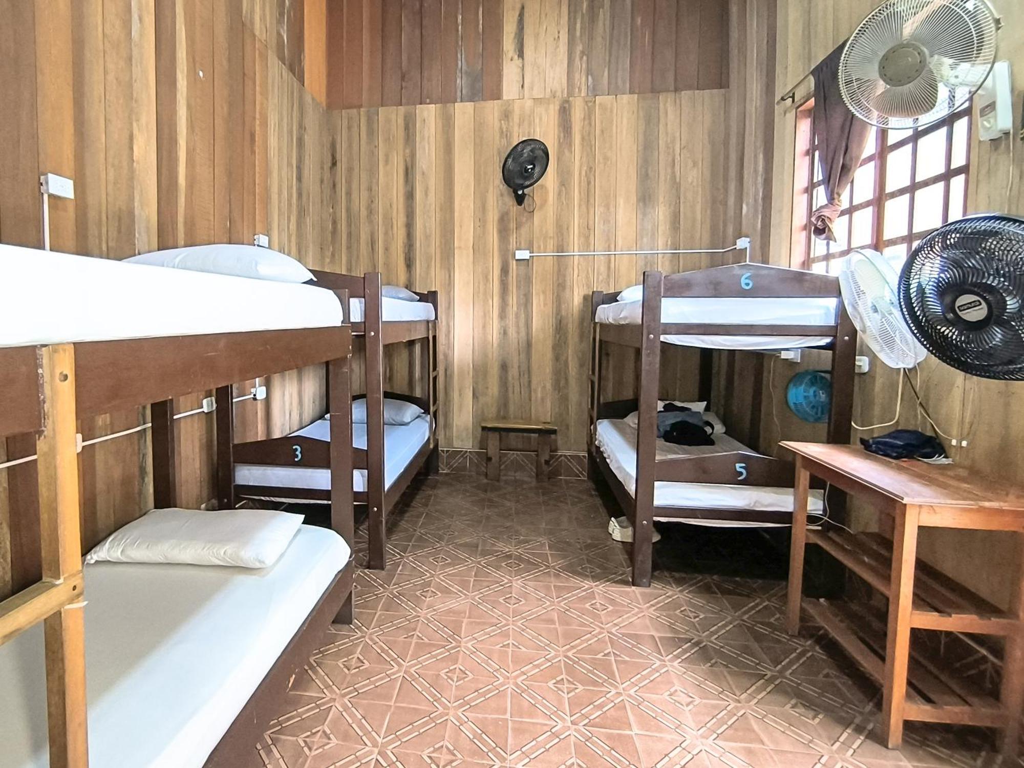 Hostel Casa De Las Palmas Tours Leticia Eksteriør bilde