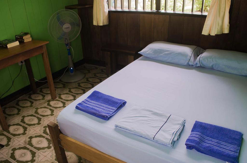 Hostel Casa De Las Palmas Tours Leticia Rom bilde